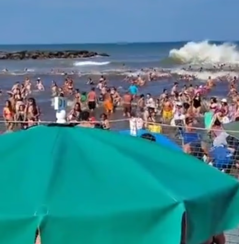 Mladić poginuo na plaži u Argentini, 35 ozlijeđenih. "Valovi su bili visine 9 metara"