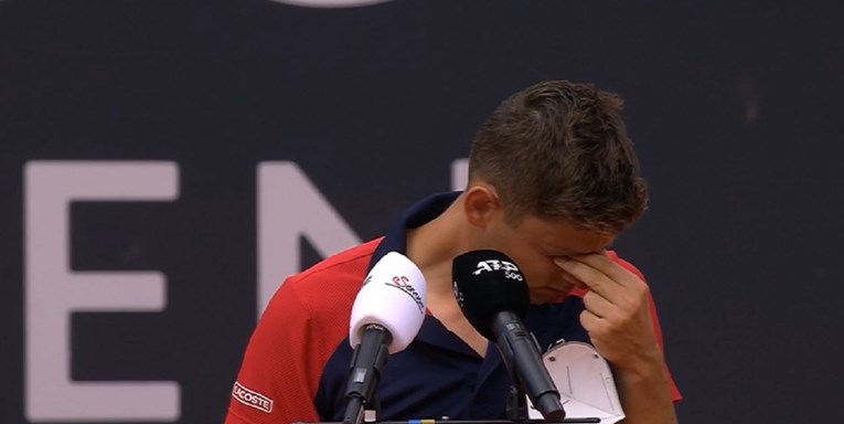 Pogledajte kako se Krajinović potpuno slomio nakon poraza i zaplakao 