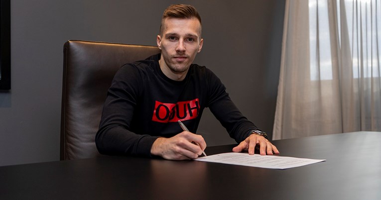 Mislav Oršić potpisao novi ugovor s Dinamom