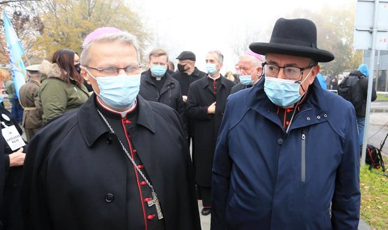 Nadbiskup Puljić: Nekima smeta kad s poštovanjem pamtimo žrtve