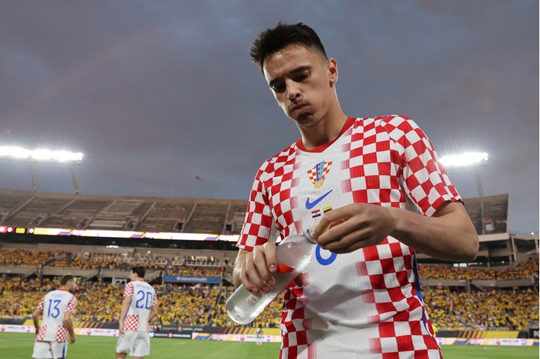 Hrvatski reprezentativac u iznenađujućem transferu seli u Saudijsku Arabiju?
