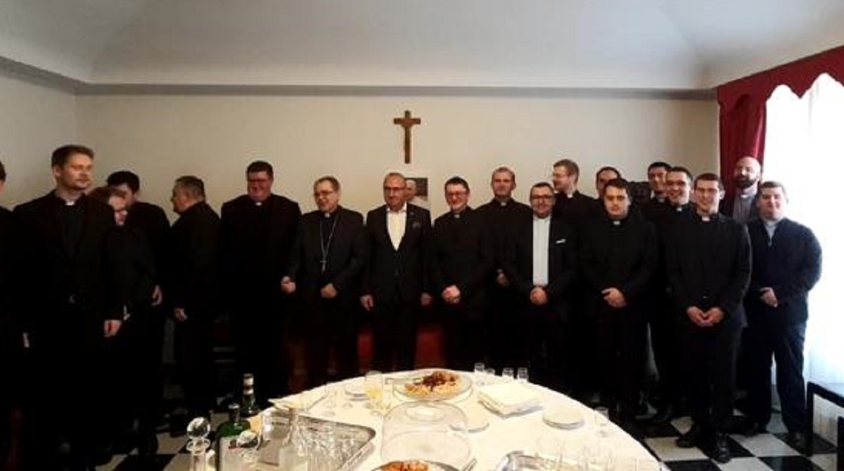 Grlić Radman u Rimu šeta po crkvama