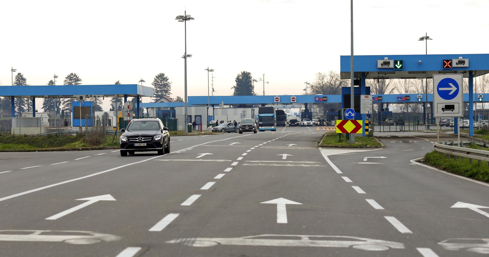 Granični policajac iz Tovarnika optužen da je odavao policijske podatke