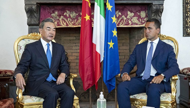 Kineski ministar vanjskih poslova potpisao dva trgovinska ugovora s Italijom