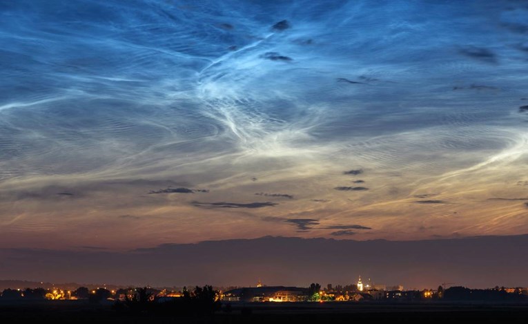 FOTO Nad Hrvatskom čudni oblaci koji sjaje po noći. No to nije dobra vijest