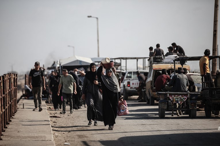 Ursula von der Leyen: Predlažemo suspenziju trgovinskih povlastica Izraelu