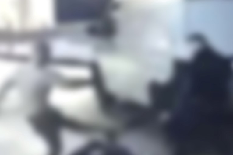 Majka pretučenog maloljetnika: Napadači nisu posustajali ni kad smo mi stigli