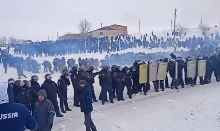 U Rusiji izbili prosvjedi nakon presude za aktivista, ljudi se sukobili s policijom