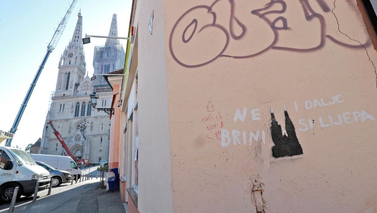 Osvanuo dirljiv natpis kod zagrebačke katedrale: Ne brini, i dalje si lijepa