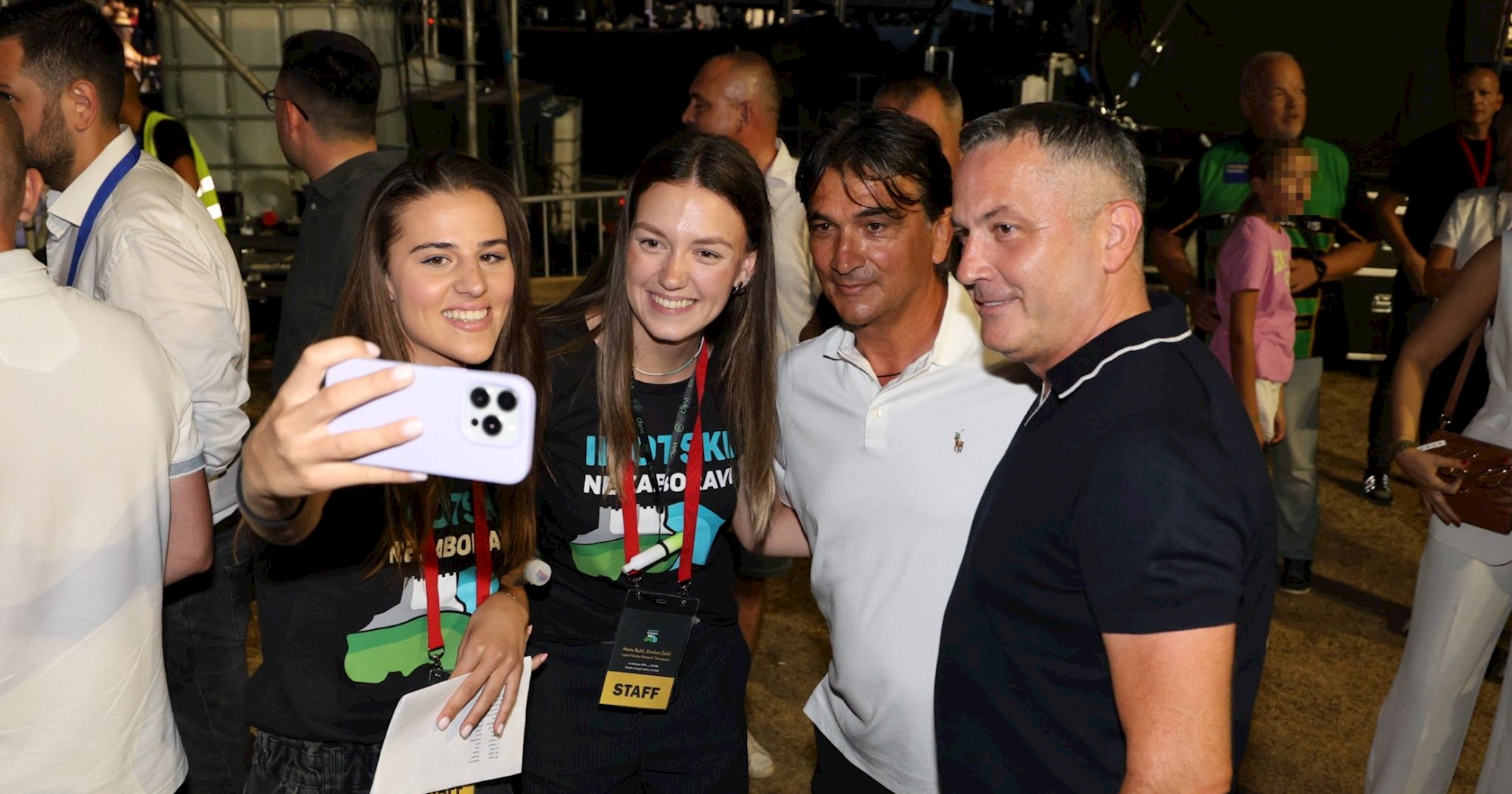 Zlatko Dalić snimljen na koncertu u Imotskom