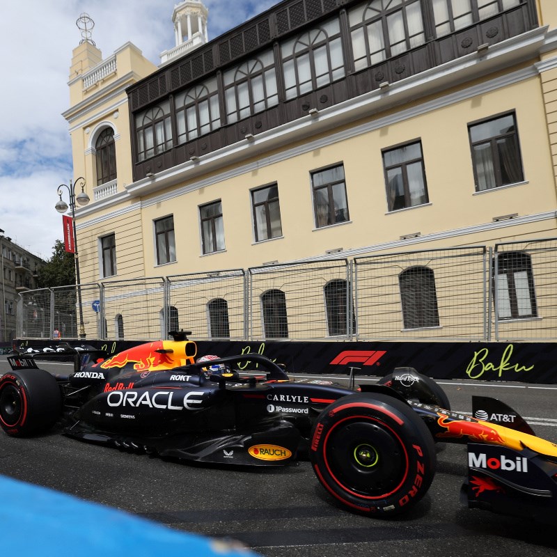 Verstappen uzeo pole position u rekordno ludim kvalifikacijama. Šest crvenih zastava