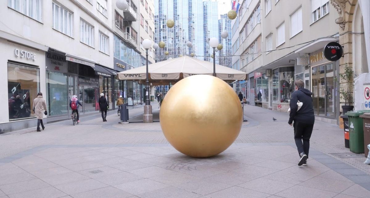 Nije izdržalo ni 10 dana: Netko je već pošarao zagrebačko Prizemljeno sunce