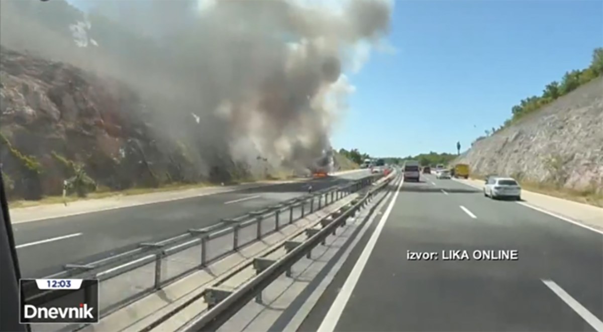 Gori auto na autocesti A1