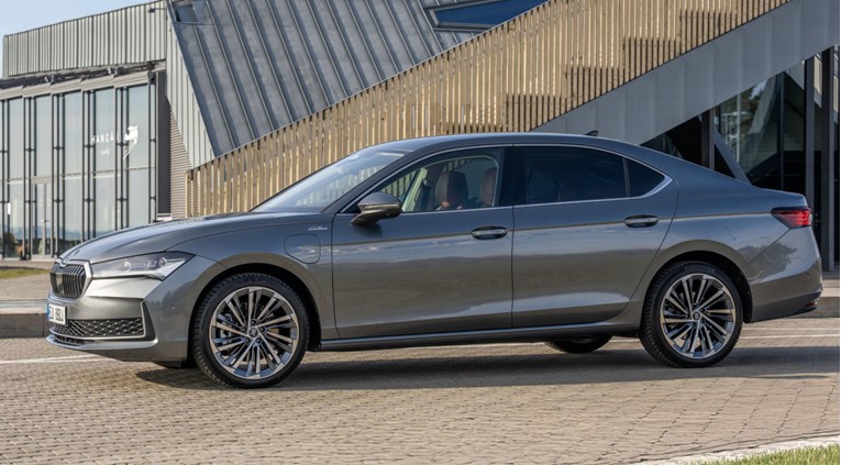 Škoda najavila najsnažniji Superb u aktualnoj ponudi. Stiže kao plug-in hibrid