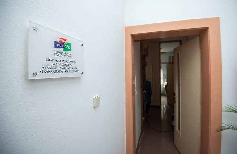 Preostala imovina Bandićeve stranke unovčena za 1201 euro