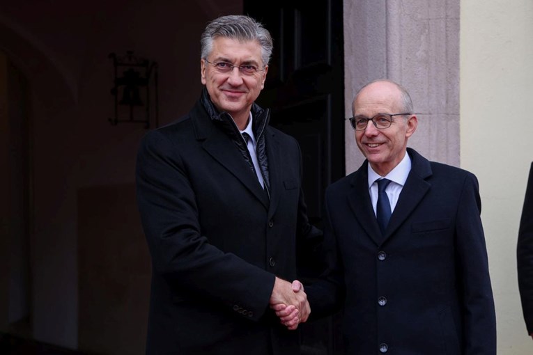 Premijer Luksemburga: Rusija mora shvatiti da silom ne može preoblikovati Europu