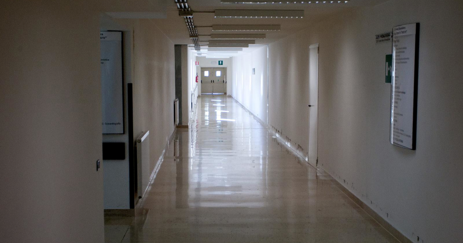 Muškarac u Slavonskom Brodu napao policajce u zdravstvenoj ustanovi