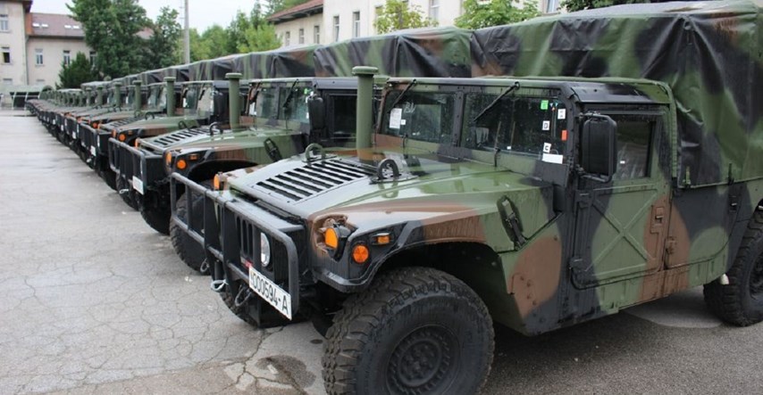 SAD vojsci BiH donirao 21 višenamjensko vozilo