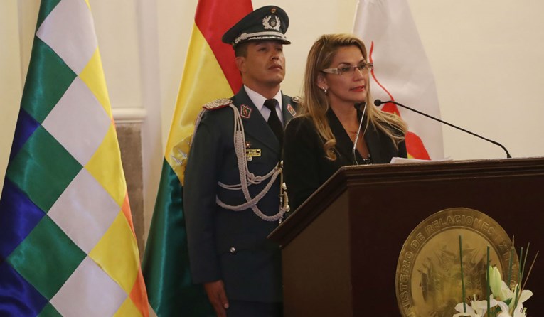 SAD priznao Anez za privremenu predsjednicu Bolivije, Morales misli drugačije