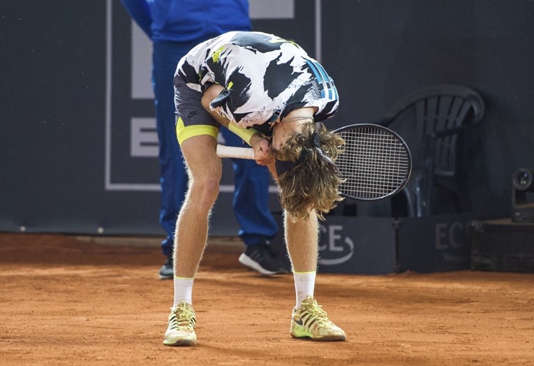 Veliko iznenađenje na Roland Garrosu, ispao sedmi tenisač svijeta