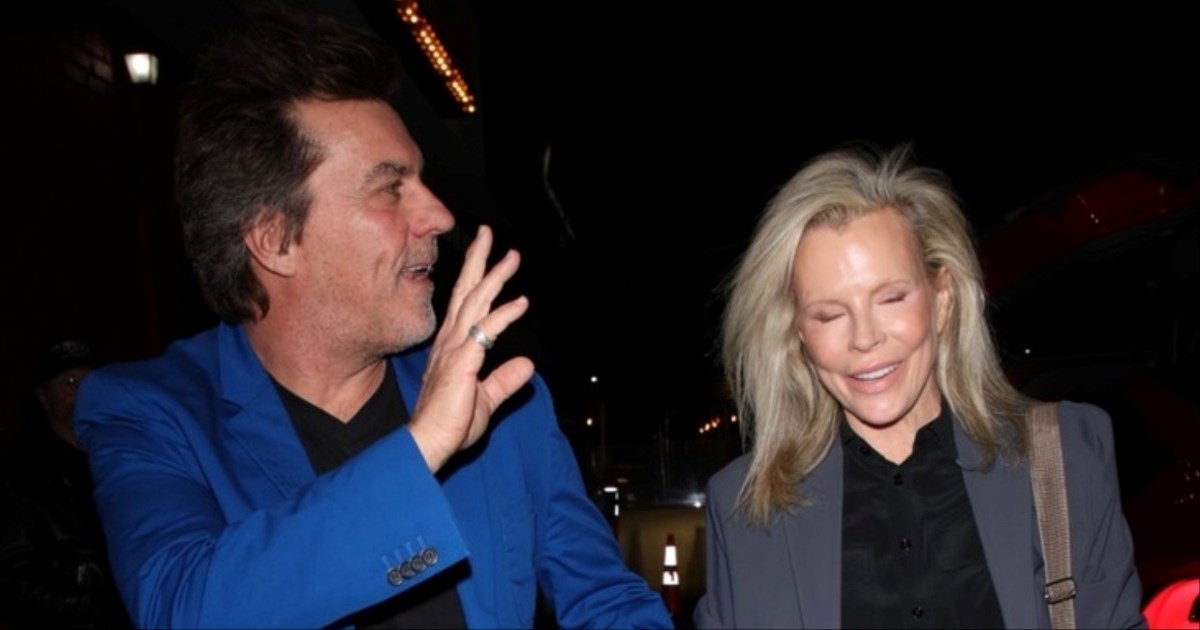 Kim Basinger snimljena u rijetkom izlasku, obožavatelje iznenadila izgledom