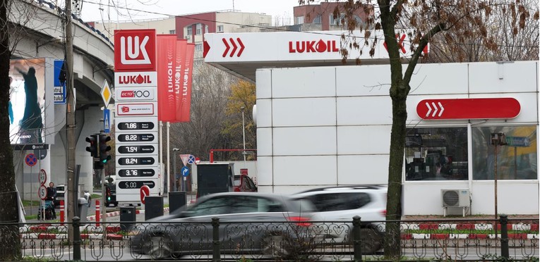 SAD ponovo odgodio sankcije Lukoilu