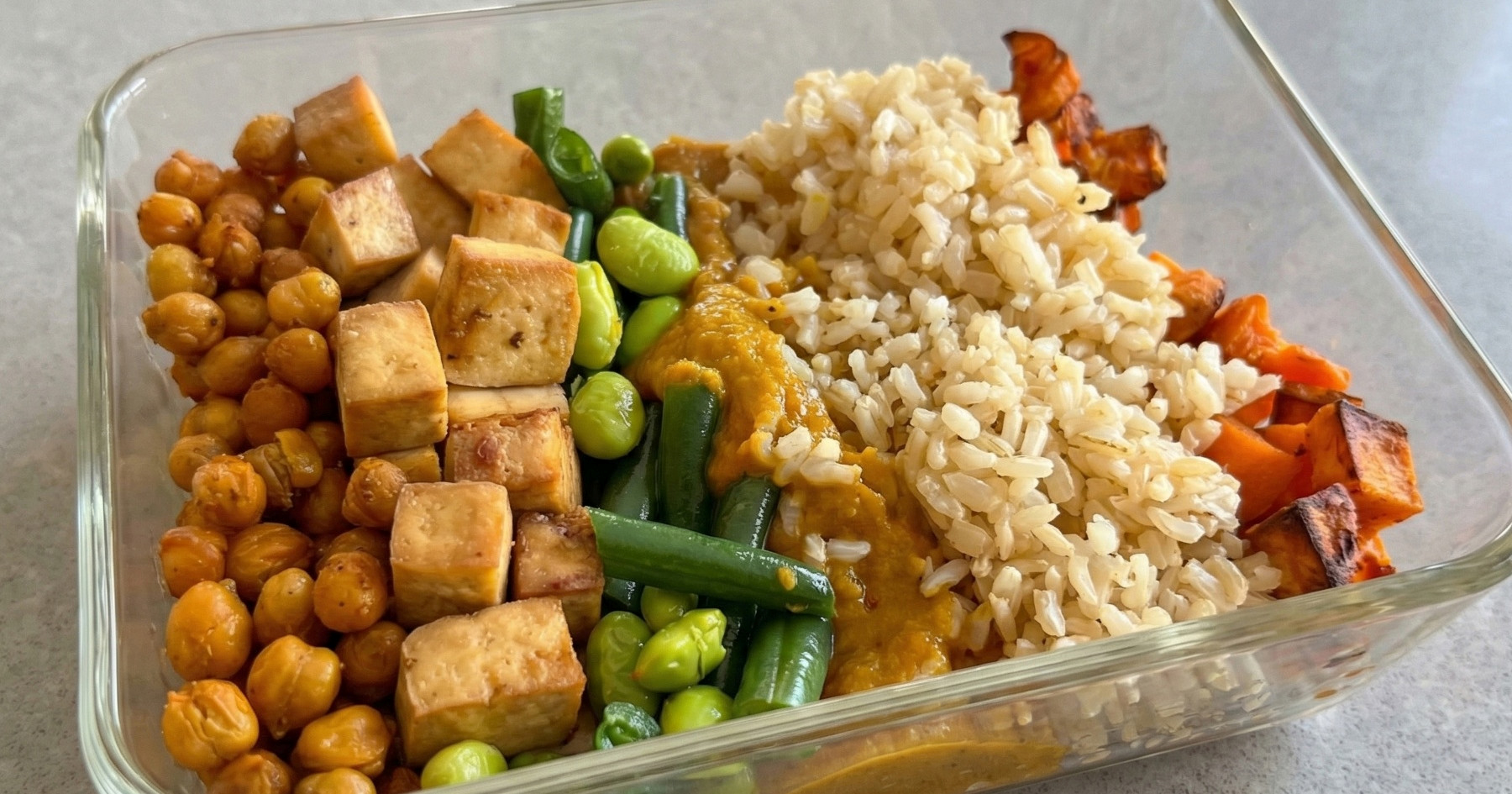 Nova viralna "Lego metoda" za meal prep: Večeru složite iz zamrzivača za 5 minuta
