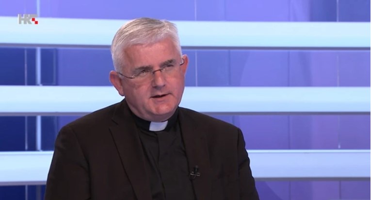 Nadbiskup Uzinić: Nijedan svećenik ne bi smio gomilati novac u banci