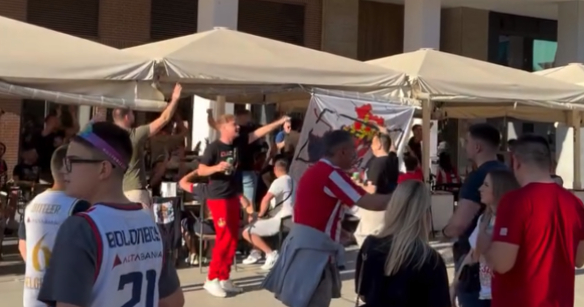 VIDEO Navijači Crvene zvezde vrijeđali Hezonju ispred dvorane