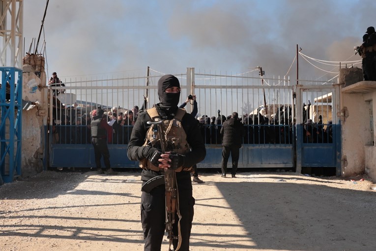 FOTO Sirijska vojska preuzela kamp s desetcima tisuća povezanih s IS-om