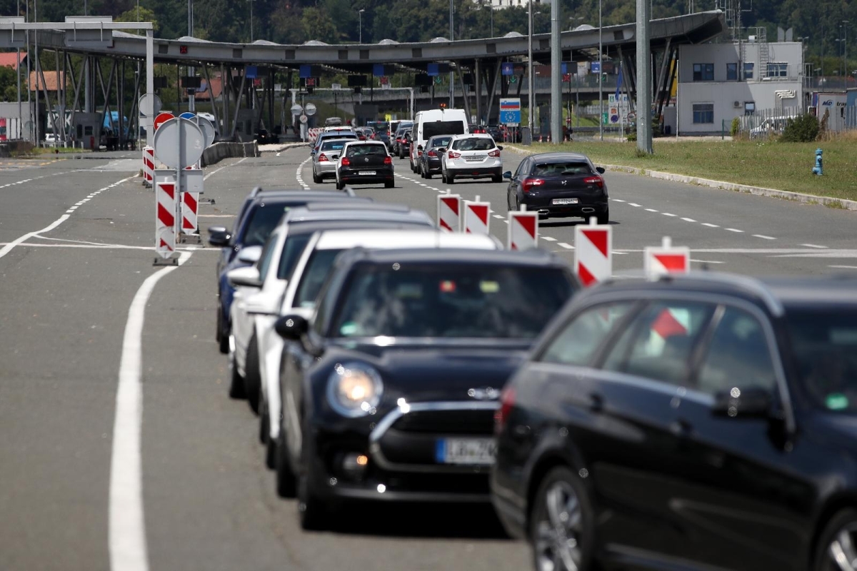 Iz Hrvatske u par dana otišlo 10.000 Austrijanaca. Otkazuju se rezervacije