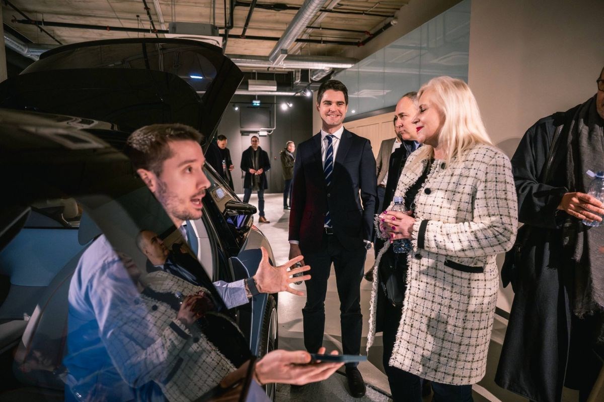 Rimac pokazivao robotaksi Ressleru i Bartulici. Pohvalili su ga