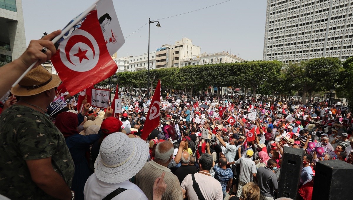 Tunis se nakon smjene premijera suočio s najvećom političkom krizom u desetljeću