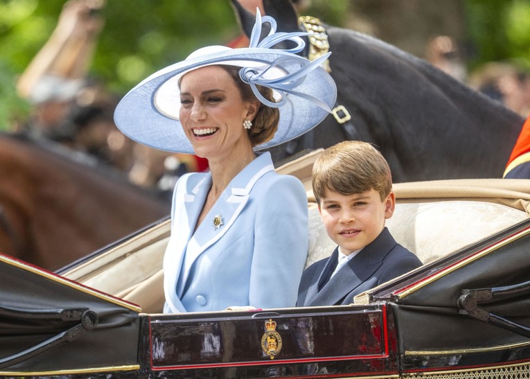 Kate Middleton modnim odabirom odala počast Diani
