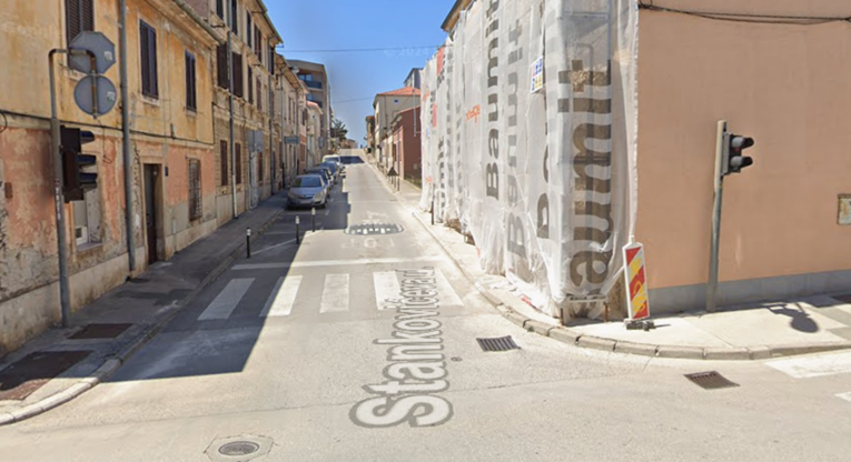 Policija traži svjedoke: Vozač u Puli udario maloljetnu pješakinju i pobjegao