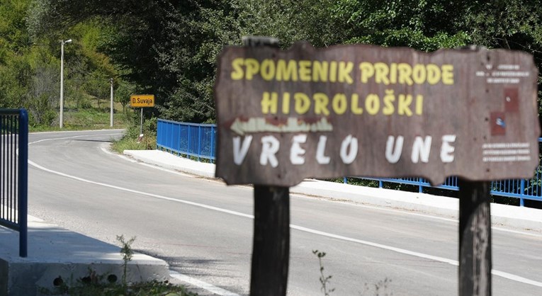 Prosvjednici se okupili na Vrelu Une. Stigao i Darko Rundek