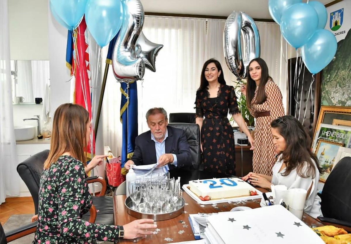 Bandićevi obožavatelji o fotografijama slavlja sa suradnicama: "Ovo je kao u haremu"