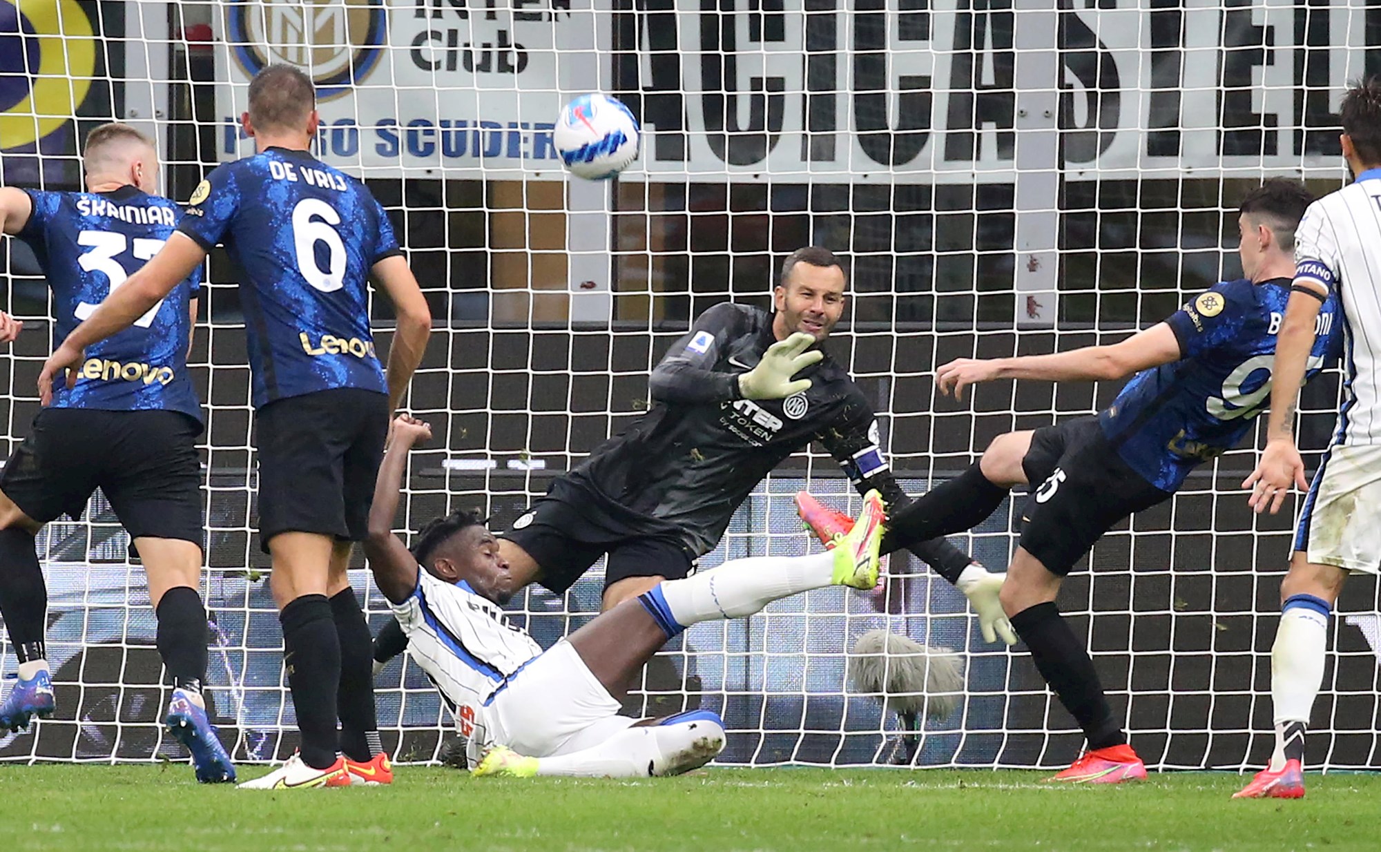 Inter i Atalanta odigrali spektakularnu utakmicu. VAR spasio Inter poraza