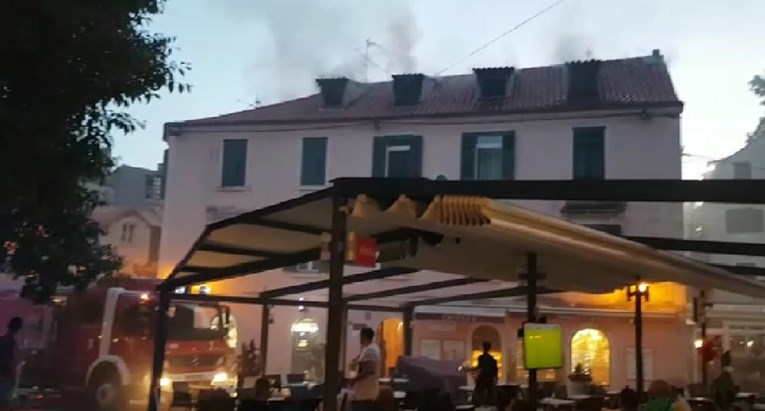 Požar u centru Splita, izgorio krov zgrade