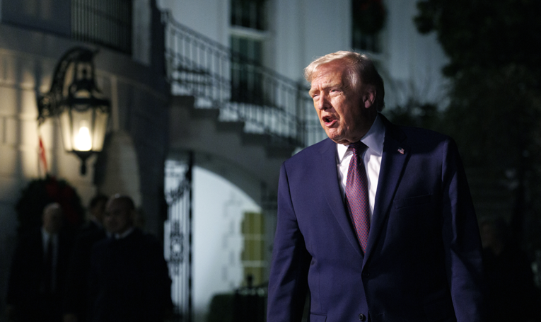 Trump zaprijetio novim udarima Venezueli: "Naše firme vadit će naftu"