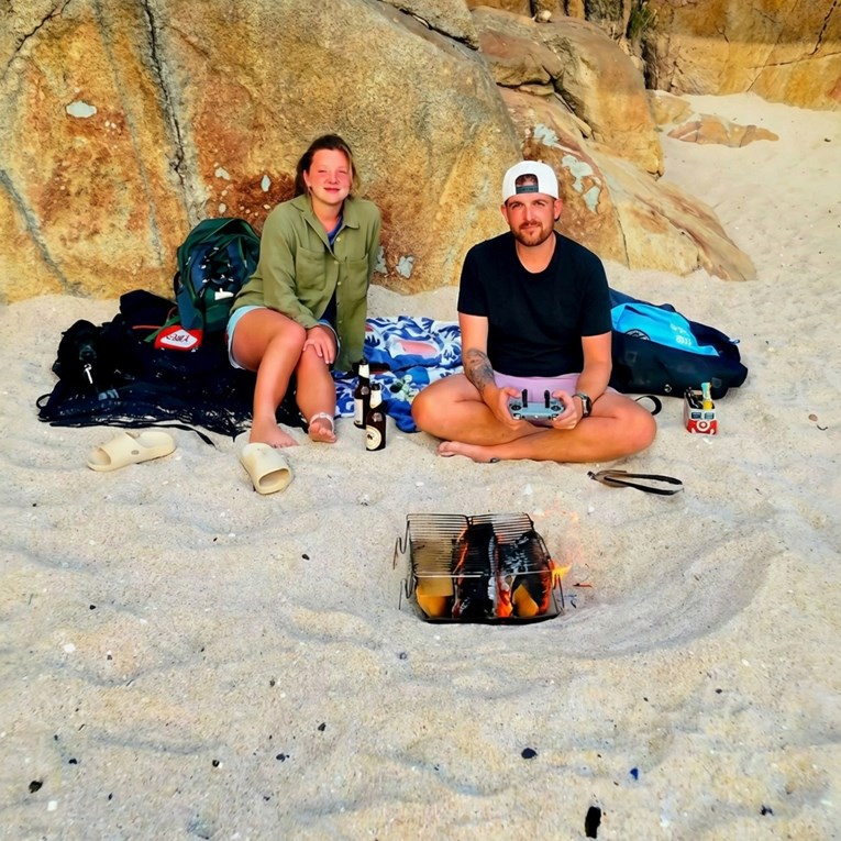 Žive u kamp-kućici bez režija i najma, godišnje odu na šest odmora