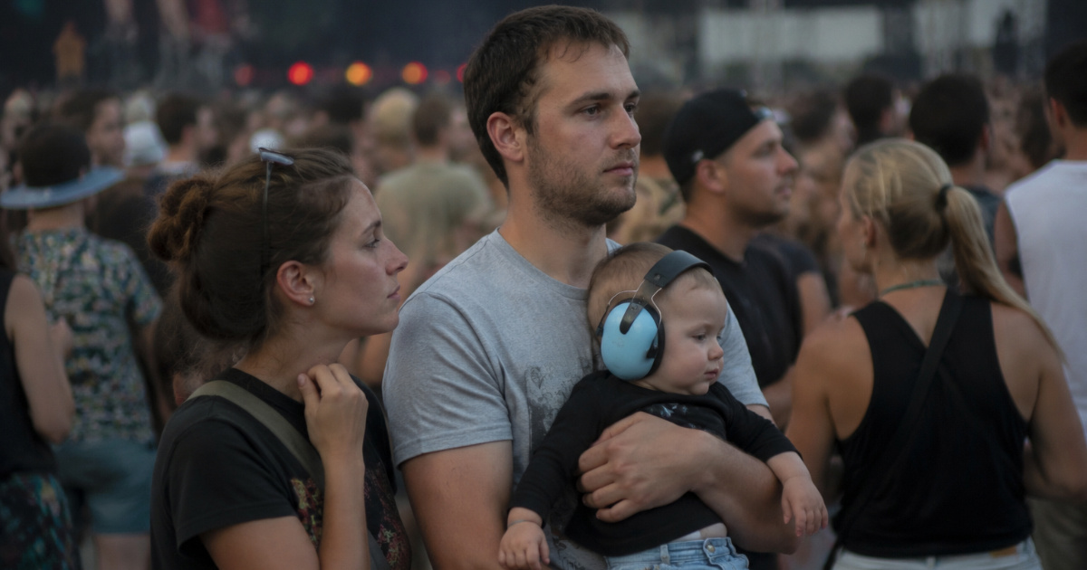 Je li sigurno voditi bebu na koncert?