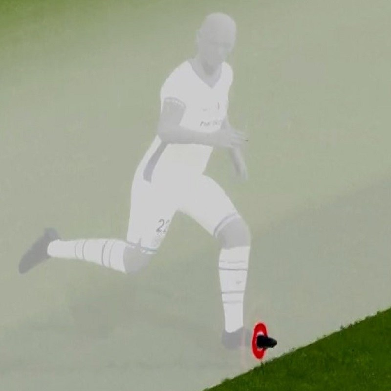 Ovo je ofsajd koji je Interu uzeo gol kod Barce. As: U zaleđu je bio nožni palac