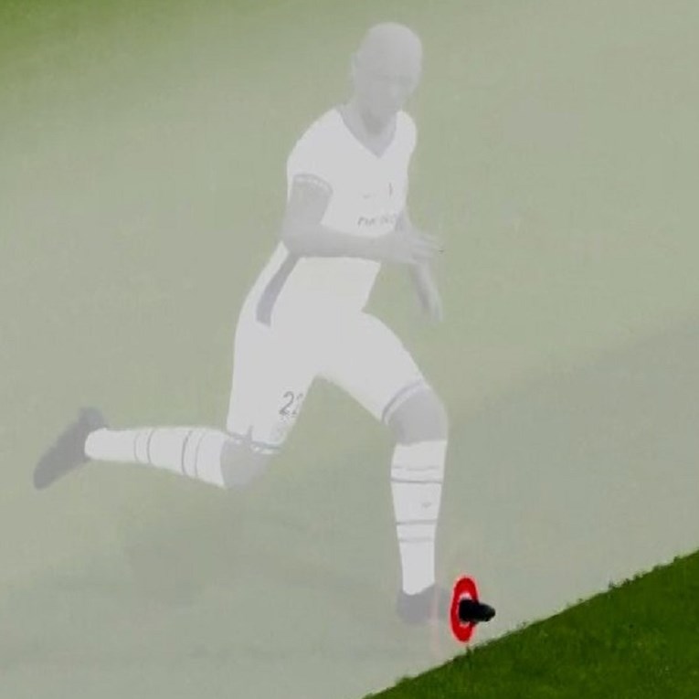 Ovo je ofsajd koji je Interu uzeo gol kod Barce. As: U zaleđu je bio nožni palac