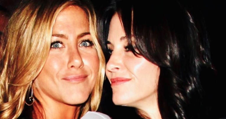 Courteney Cox i Jennifer Aniston na novom selfieju izgledaju kao blizanke