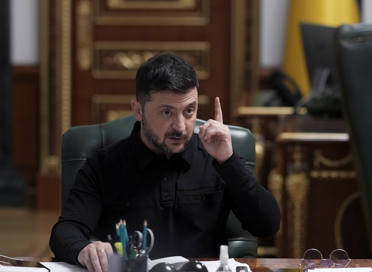 Zelenski: Nitko ne tjera naše vojnike da umru radi ruševina