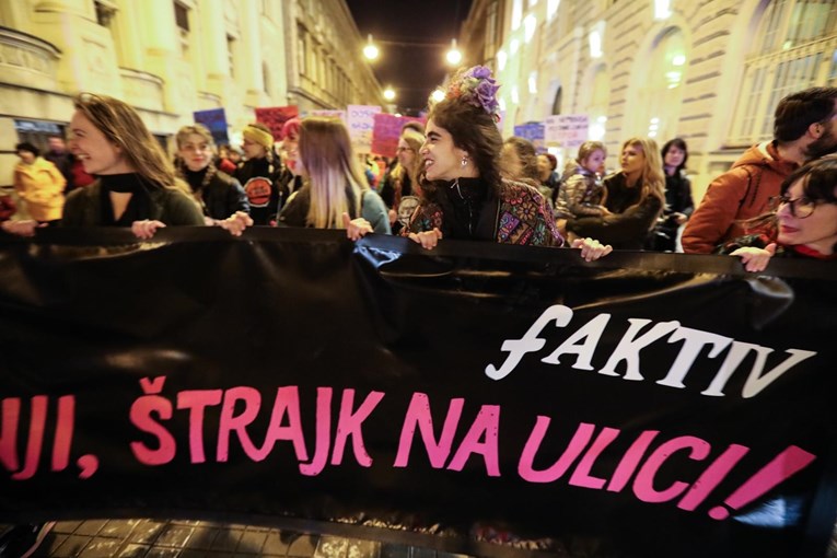 Prvi Noćni marš u Osijeku: "Marširamo za društvenu jednakost"