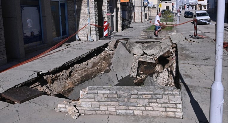 VIDEO Nasred Benkovca se otvorila rupa u zemlji. "Grad je i službeno propao"