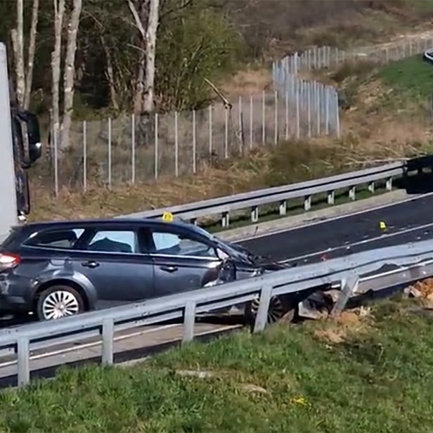 Zbog teške nesreće zatvorena karlovačka obilaznica, ozlijeđene tri osobe