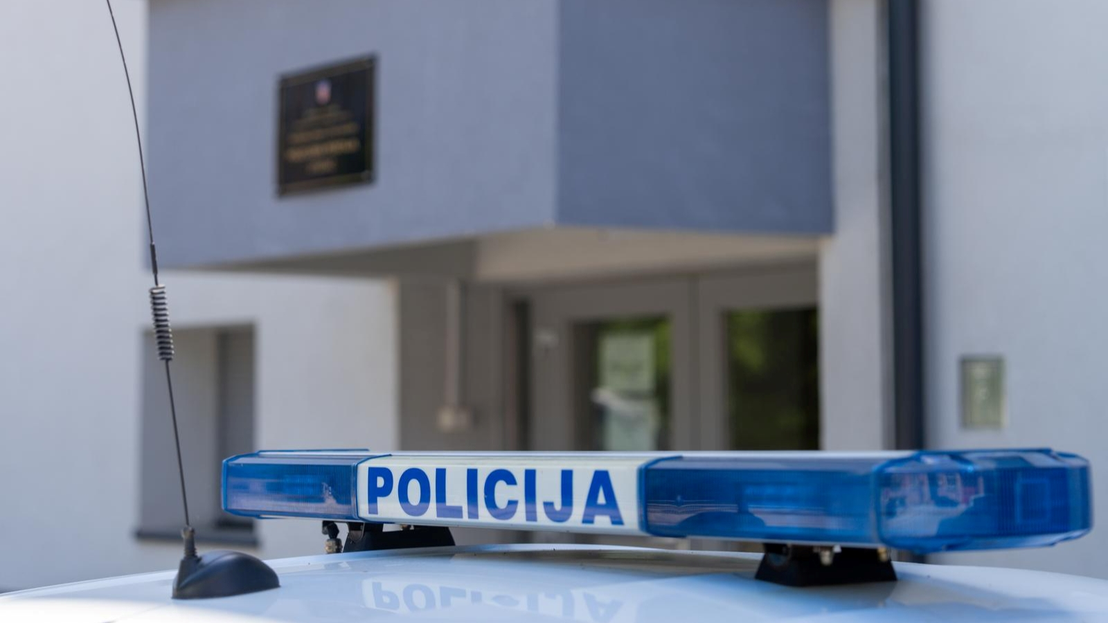 Čovjeku upao u kuću u Lici, brutalno ga prebio